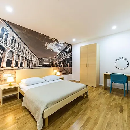 Split City Rooms Affittacamere 3*