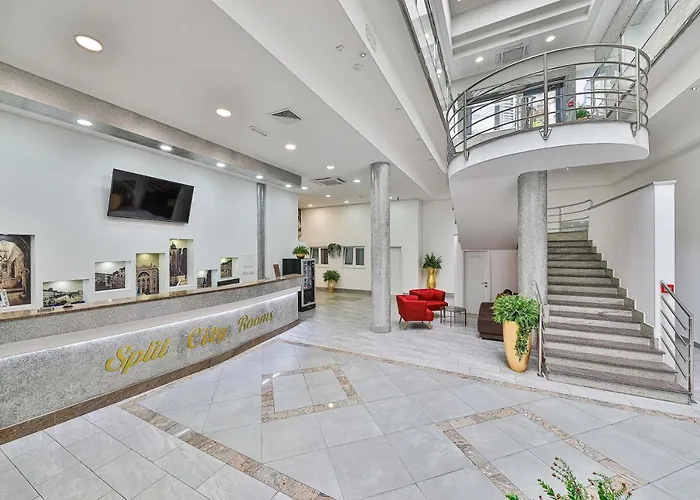 招待所 Split City Rooms